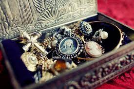 antique and vintage jewelry